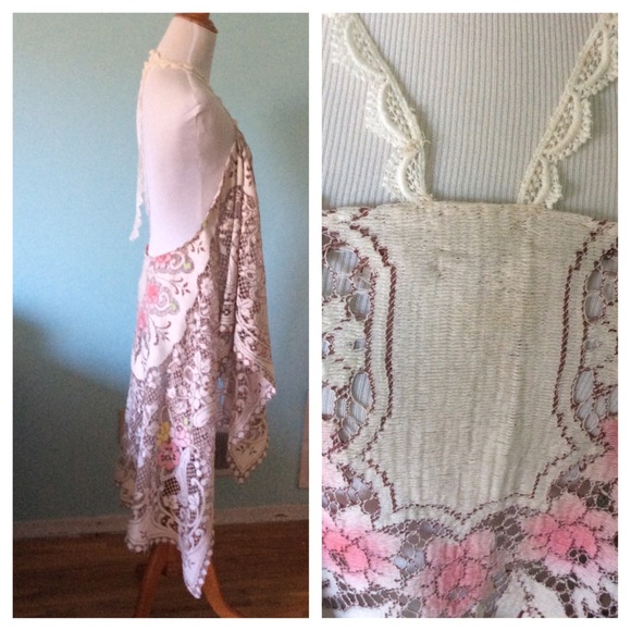 Vintage handmade backless lace dress - Picture 4 of 4
