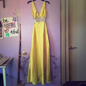 Beautiful prom dress!