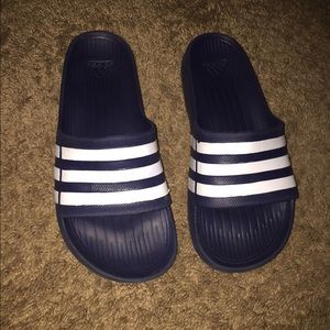 Dark blue Adidas slides 💙