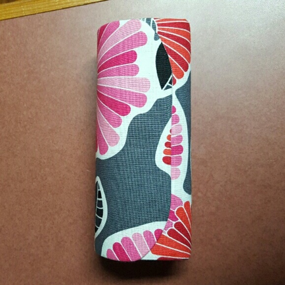 Vera Bradley Sunglasses w/ case - Picture 4 of 4