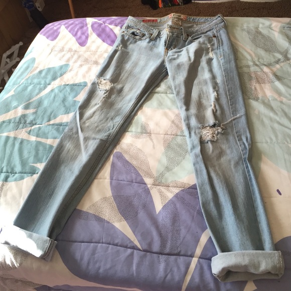 Destroyed boyfriend jeans (size 1)