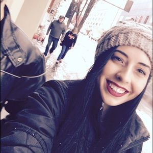 Meet your Posher, Ciera