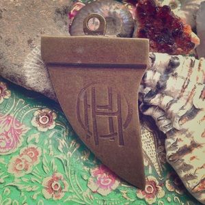 House of Harlow Brass Fang Charm