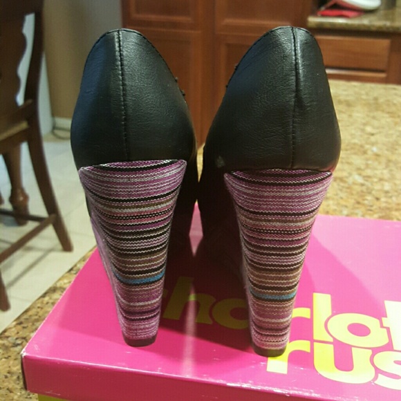 Shoes - Picture 2 of 3