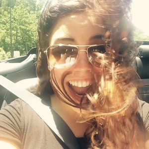 Meet your Posher, Andrea