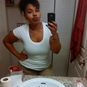 Meet your Posher, Amarilis