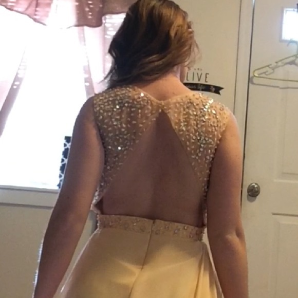 Full length formal dress - Picture 3 of 4