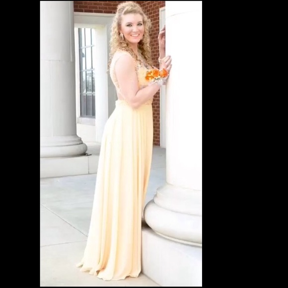 Full length formal dress - Picture 4 of 4