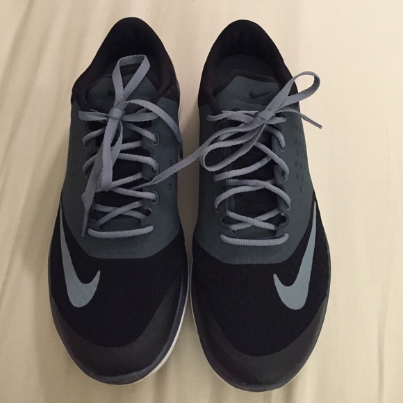 Black Nike Shoes