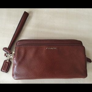 Beautiful Coach wallet/wristlet