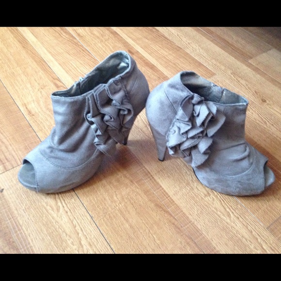 High heel booties