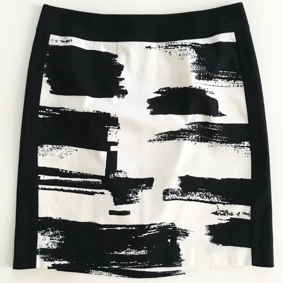 Ann Taylor Graphic Printed Mini Skirt - Size 4