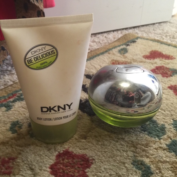 Dkny be delicious perfume and lotion