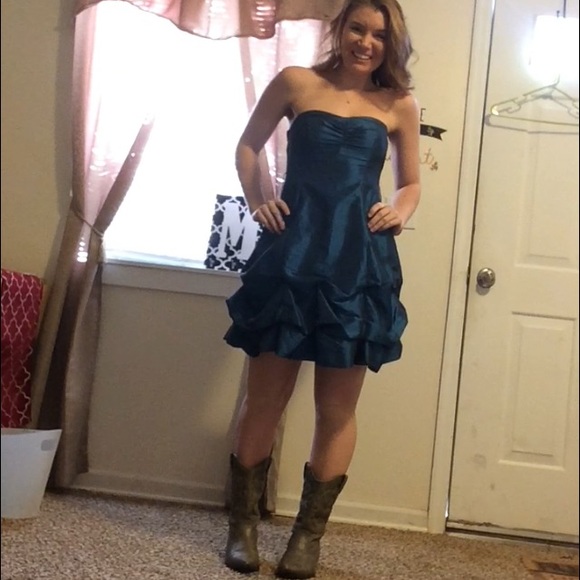 Short formal dress