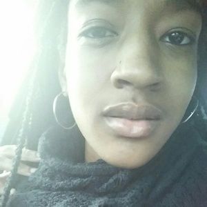 Meet your Posher, Makayla