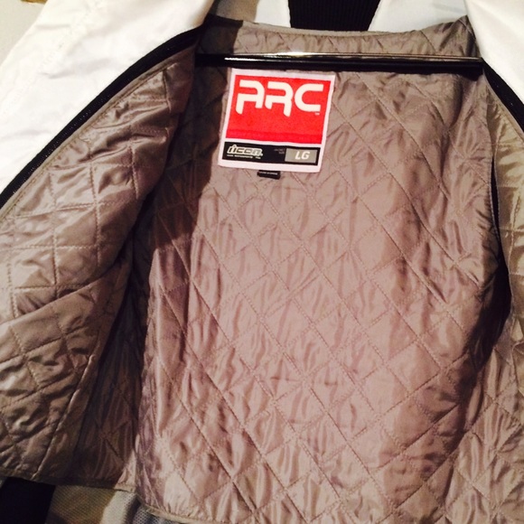 Icon motorcycle jacket - Picture 3 of 3