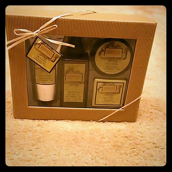 Australian milk and honey bath gift set