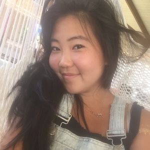 Meet your Posher, Mia