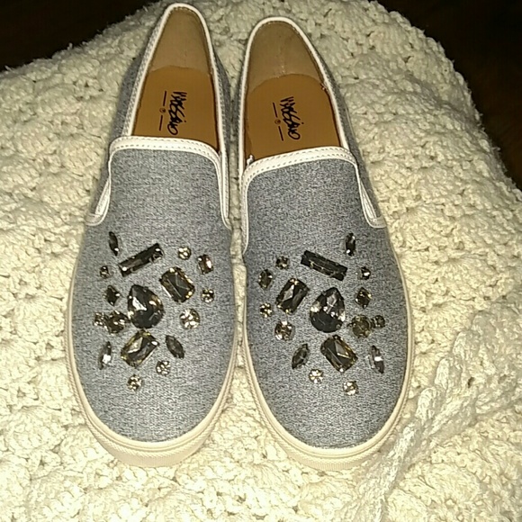 Cute studded shoes HP!!!!