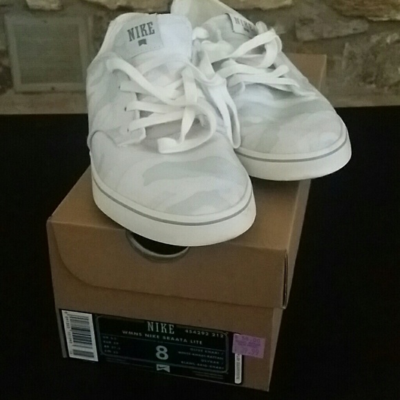 Nike Casual Gym Shoe.. Make an Offer