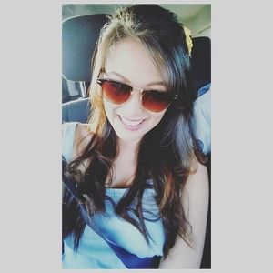 Meet your Posher, April