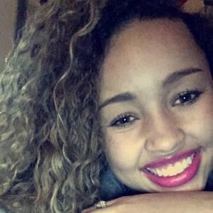 Meet your Posher, Gabrielle