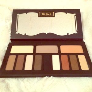 Kat Von D Shade and Light Eye Palette