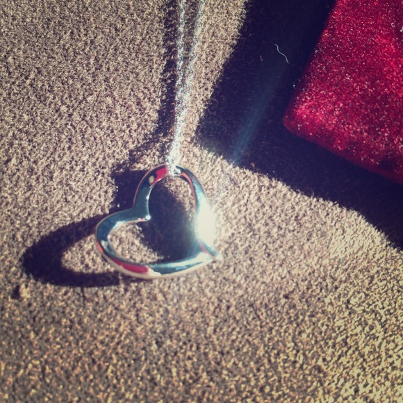 NEW❤️ Heart necklace .925 sterling
