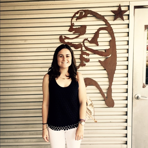 Meet your Posher, Ellen - Picture 1 of 1