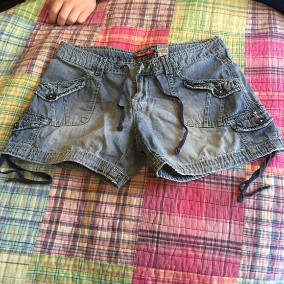 Unionbay size 9 shorts with strings on the sides