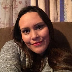 Meet your Posher, Desiree