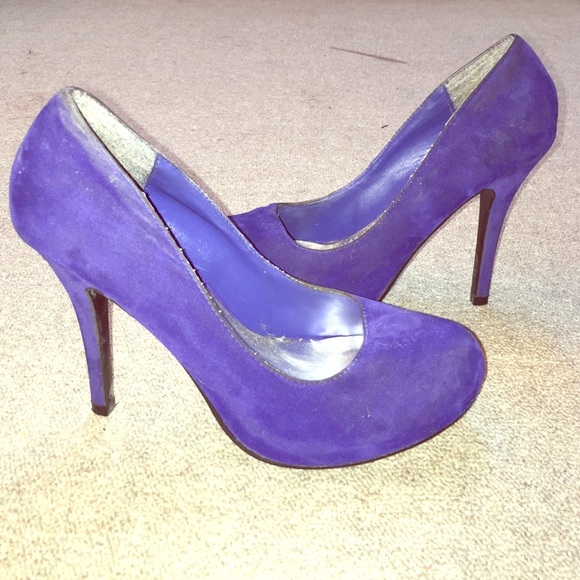 Cobalt blue faux suede pumps