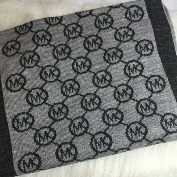 Michael Kors Logo Scarf - Picture 3 of 4