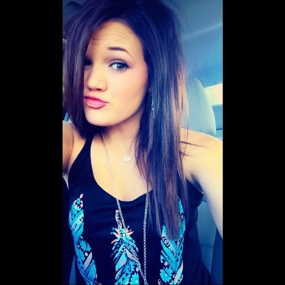 Meet your Posher, Brooke