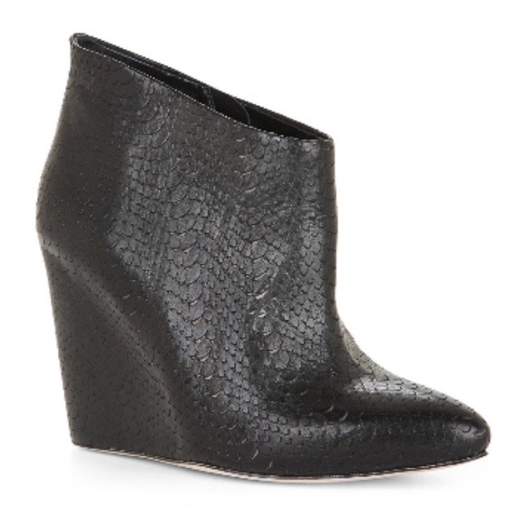 BCBGMaxAzria Shoes - BCBG MAXAZRIA Clearance Sale