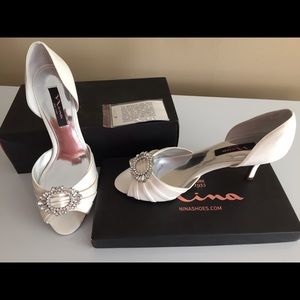 Nina Crystah size 10 heels IVORY
