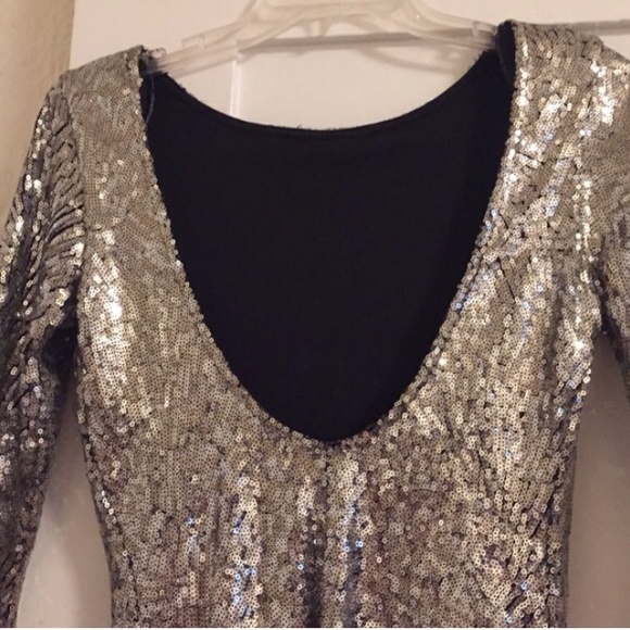 Gold Sequined Bodycon Dress - Picture 4 of 4