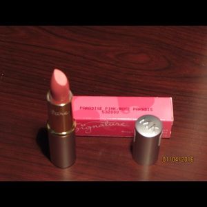 Paradise pink  creme lipstick
