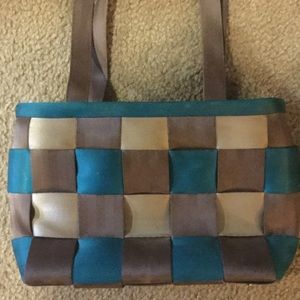Harvey seatbelt tote