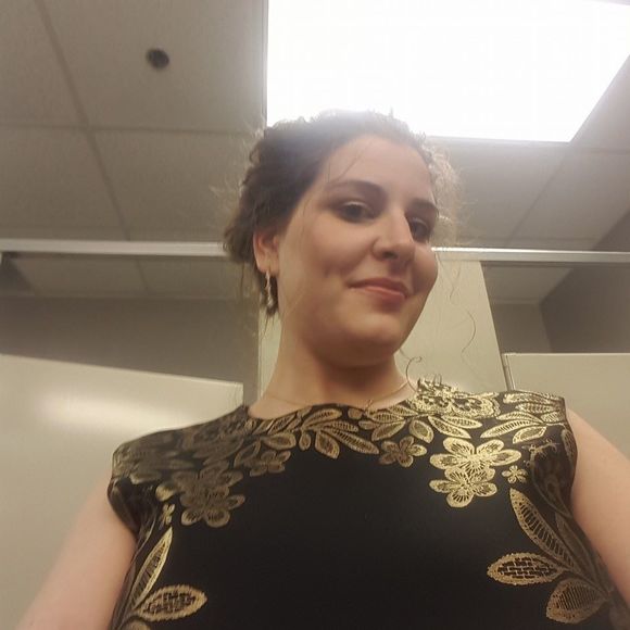 Meet your Posher, Becca