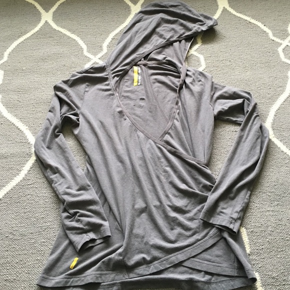 Lole gray wrap hooded top.
