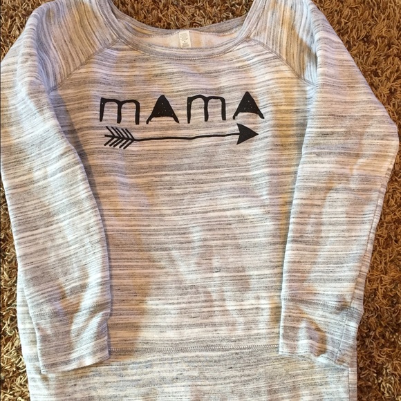 Adorable boutique "mama" sweatshirt size M