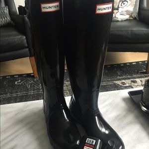 Hunter glossy black boots Sz 8