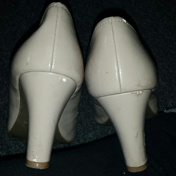 Beige heels - Picture 4 of 4
