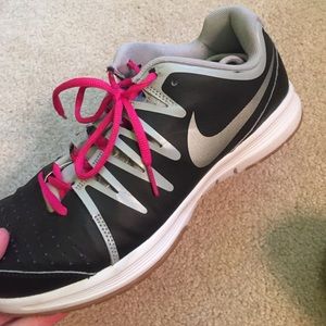 Nike Air Volleyball Indoor Court shoes + kneepads