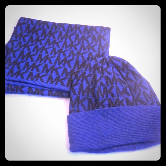Michael Kors scarf and hat set