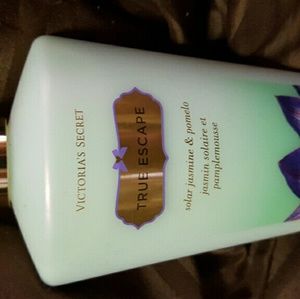 Victoria's Secret True Escape Body Lotion