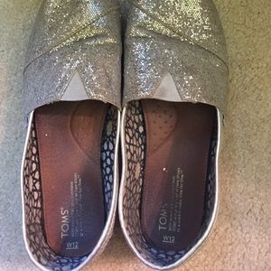 Pre loved sparkle Toms- size WOMANS 12