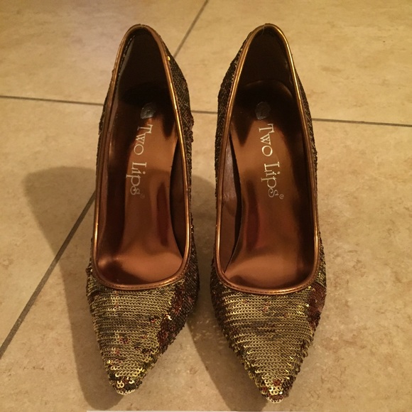 Gold sequin heels. Size 6 1/2.   New never worn.