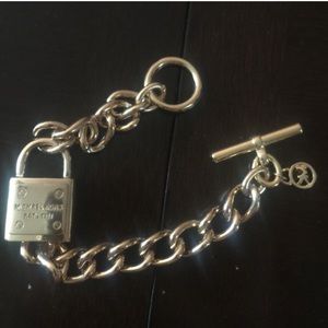 Gold plated bracelet (last one)